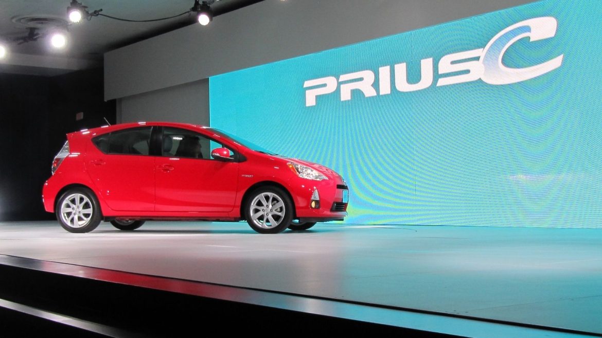 2012-toyota-prius-c_100377017