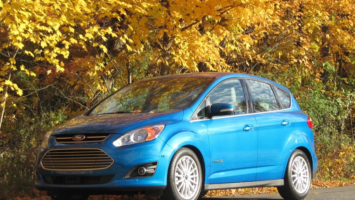 2013-ford-c-max-hybrid_100406541