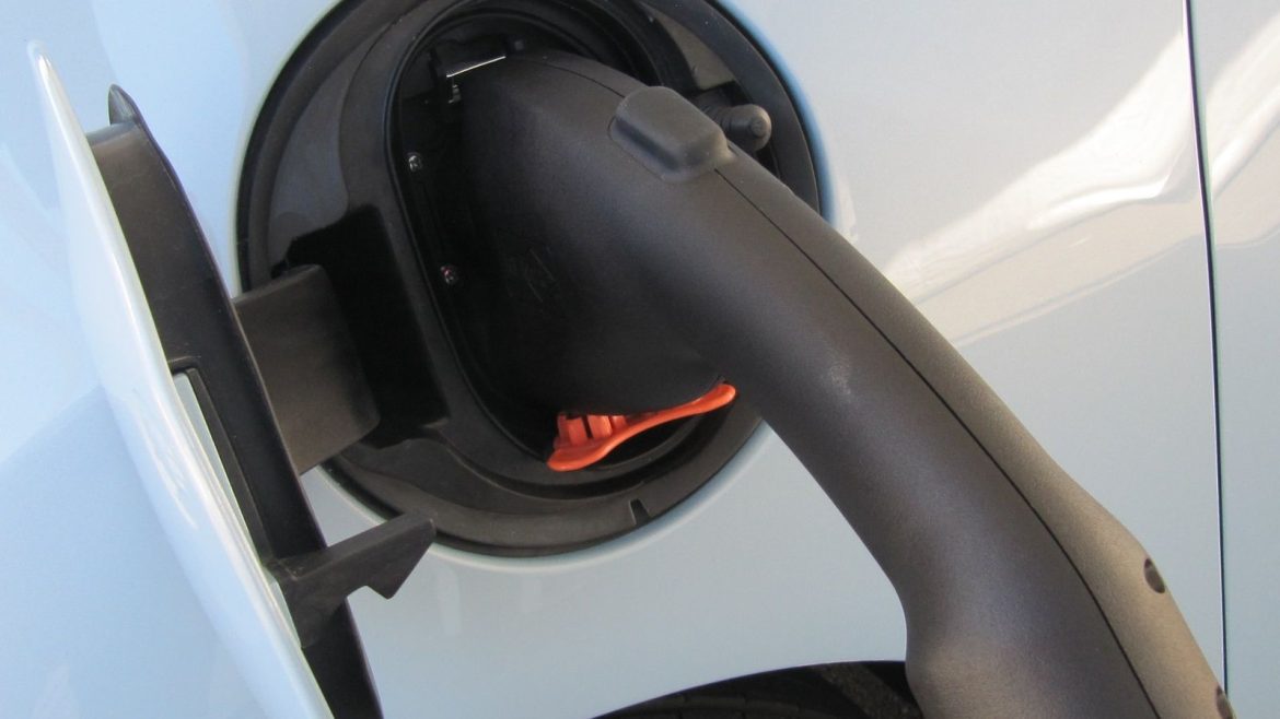 2014-chevrolet-spark-ev-prototype-sausalito-ca-nov-2012_100409389