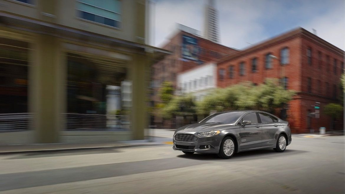 2015-ford-fusion-hybrid_100487677