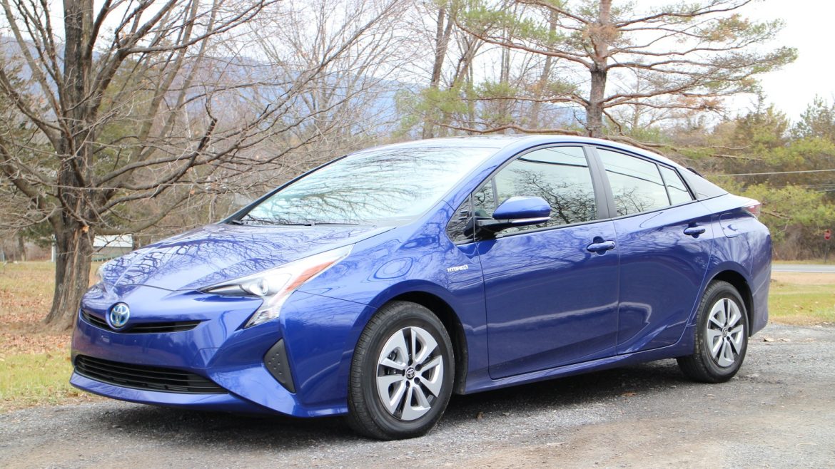 2016-toyota-prius-catskill-mountains-ny-dec-2015_100539549