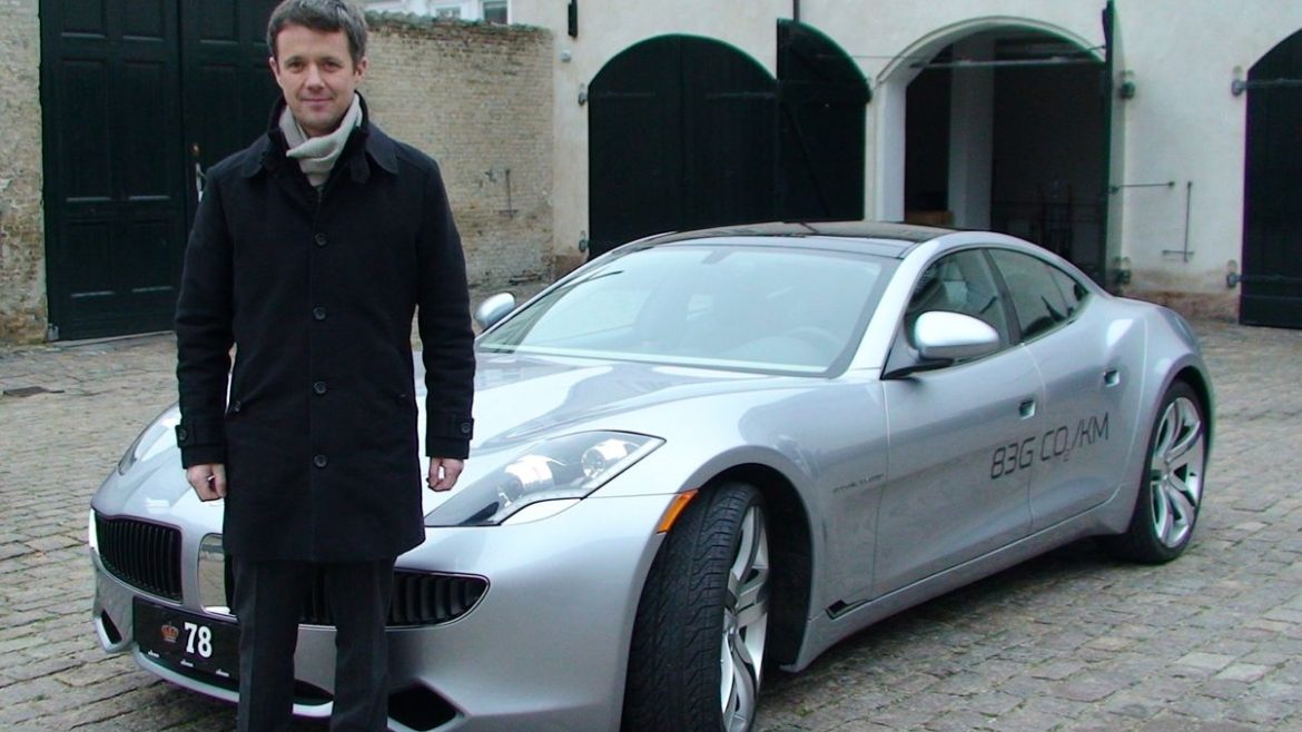 denmakr-crown-prince-frederik-and-fisker-karma_100300729