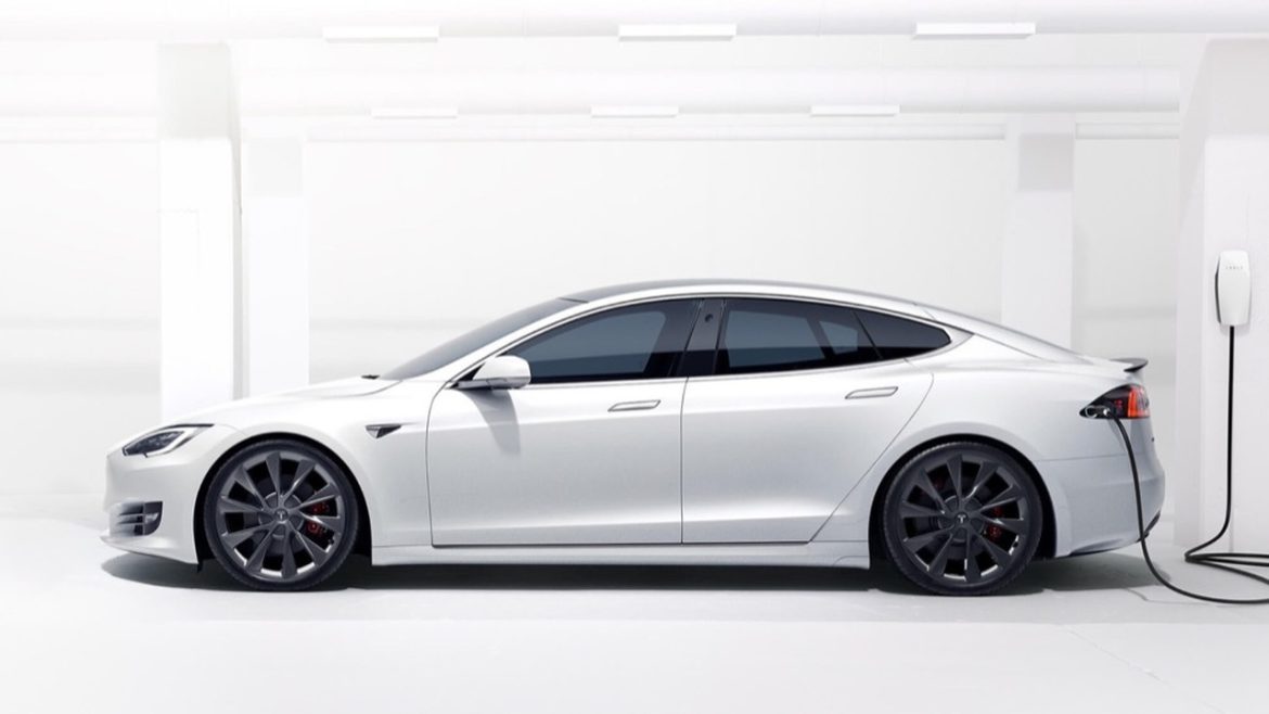 tesla-charging_100876297
