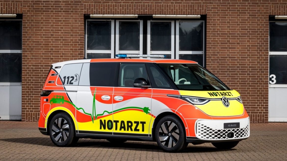 volkswagen-id-buzz-paramedics-van_100855625